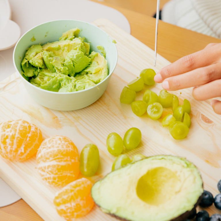 Repas coloré et riche en nutriments pour reprendre le protocole AIP après les vacances
